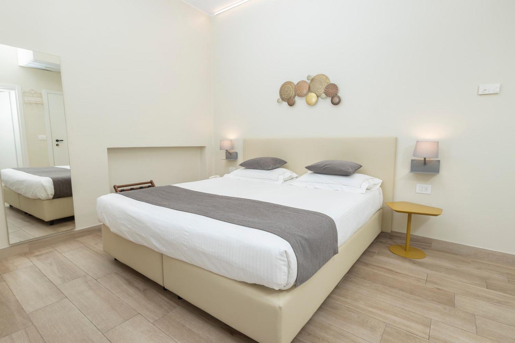 Hotel Berta Дезенцано-дель-Гарда Экстерьер фото
