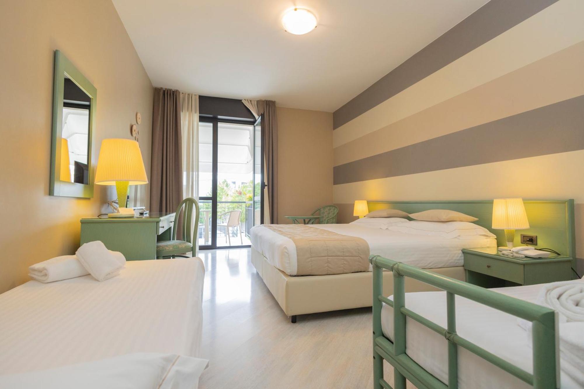Hotel Berta Дезенцано-дель-Гарда Экстерьер фото