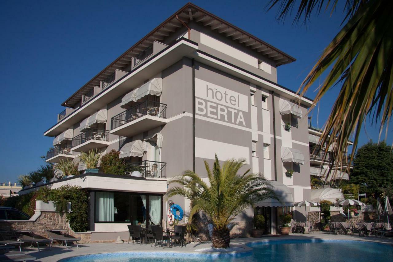 Hotel Berta Дезенцано-дель-Гарда Экстерьер фото